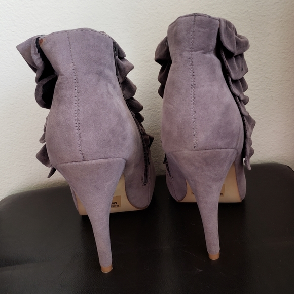 Fahrenheit Ruffle Ankle Boot - Picture 4 of 8